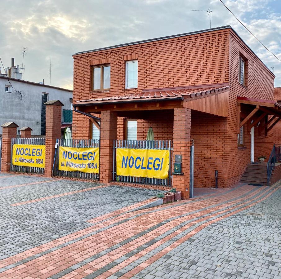 Pokoje Goscinne Gniezno Exterior foto
